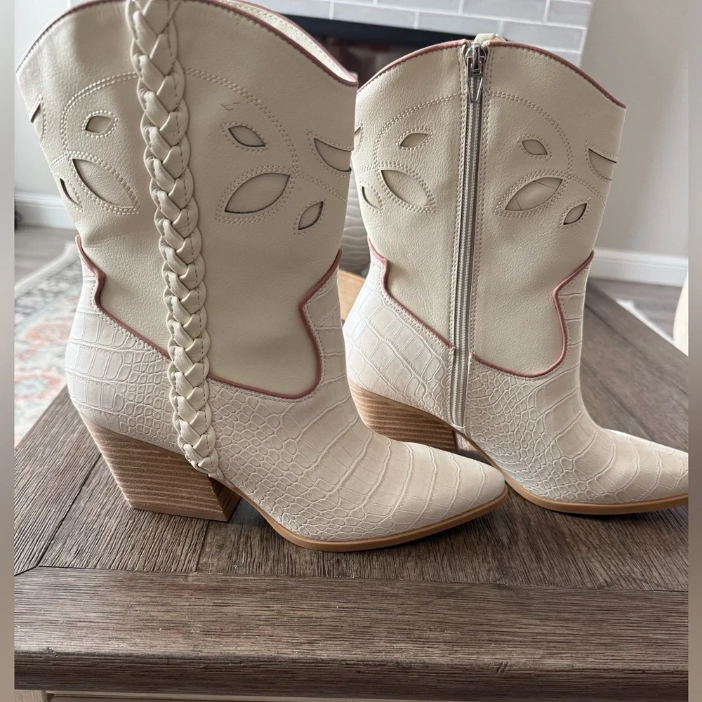 Dolce Vita Cream Croc-Embossed Heeled Boots - Picture 4 of 6